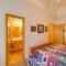 Scenic Deck and Horse Corral Pinetop-Lakeside Cabin