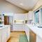 Chapman Point Cannon Beach Home with hot-tub