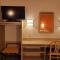 Modern Stay 39 Lakeview By OYO Minonk