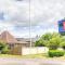 OYO Woodland Hotel and Suites