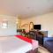 OYO Woodland Hotel and Suites
