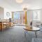 City Centre 2 Bedroom Apartment - Private Parking, Balcony, Self-Check-In and Fast WiFi by Yoko Property - Coventry