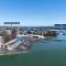 Catalina Bay 2BR Work-Friendly w Balcony Views - أوكلاند