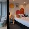 1BR Sunset Glow Central Retreat! Free Tram Zone