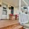 Mixon Villa-Laurel