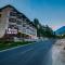 Hotel The Grand Manali - A River and Mountain View Resort, Manali #Private Parking #GYM