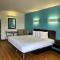 Blue Way Inn & Suites By Jasper Beeville