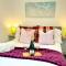 Evergreen Lodge - Two Bed Lux Flat - Parking, Garden, Patio, WIFI, Netflix - Close to Blenheim Palace & Oxford - F3