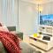 Evergreen Lodge - Two Bed Lux Flat - Parking, Garden, Patio, WIFI, Netflix - Close to Blenheim Palace & Oxford - F3