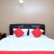 Super OYO 707 Ayuni Hotel