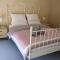 5BR Spacious Convenient Home in Central Glen