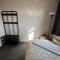 Spacious three bed-room house with free parking - 诺丁汉