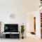 Luxury 1-Bedroom Apartment At Burj Crown.