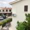 Luxurious 3-Bed Villa, Modern Decor, Communal Pool