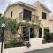 Luxurious 3-Bed Villa, Modern Decor, Communal Pool