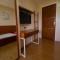 Super OYO 832 The Teepee Place Hostel & Residence Inn