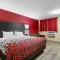 Econo Lodge Inn & Suites