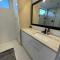 Tailgate Penthouse 2 Blocks from UT Stadium - أوستن