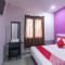 Super OYO 90296 Red Orange Hotel Port Klang