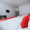 OYO 89915 East Mount Hotel