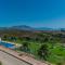 Oasis with terrace and sea view 2BR, garden & pool - Castillo de Sabinillas