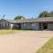 Tempe Ranch House with Fireplace Big Yard Near ASU - Темпі