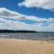 Shore Life Retreat One Block to Beach - ترافيرس سيتي