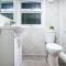 RIVER RETREAT- near Holloway U, Thorpe Park and Heathrow airport - Thorpe
