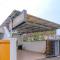 OYO Life 2417 Melati Residence