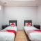 Super OYO 686 Bunga Karang Hotel