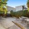 Bluestone Cottage - Vintage Courtyard Charm in CBD