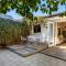 Bluestone Cottage - Vintage Vibes CBD