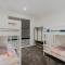 The Dual Family Entertainer 9 Esplanade Victor Harbor - Linen Included - Luxury - Seafront