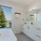 The Dual Family Entertainer 9 Esplanade Victor Harbor - Linen Included - Luxury - Seafront