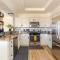 Desert Escape Home with 3BD 3BA with Pool and Jacuzzi - Wildomar