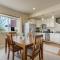 Clear Creek Cozy Getaway with Private Patio - Pikeview