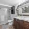 Modern Private Whole Unit 4 Bedroom Guest Suite King Bed