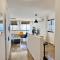 Elegant Apt with Balcony & Sea View by FeelHome - Netanja