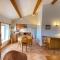 04B9 Beautiful T3 in the heart of lavender - pool - Brunet