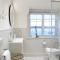 Well presented 2 bedroom Chester cottage with great river views