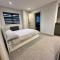 Captivating 6 -Bed House in Waltham Abbey - 沃尔瑟姆阿比