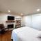 The Ranch House with a Pool Hot Tub and Fire Pit - Ріно