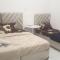 Motel Private Couples Rooms Attached Bathroom & Free Private Parking Hourly Rates Available - 阿布扎比