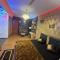 Coco Royal Suites Cozy and Stylish Studio Apartment in the Heart of the City - 诺伊达