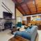 Unit 2 - Retro Ski Chalet - 基灵顿