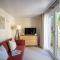 Rainbow Cottage, A Detached House with Hot Tub and private parking - أورمسكيرك