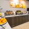 Comfort Hotel & Suites