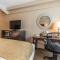 Comfort Suites Downtown