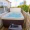 A & C Lodge plot 41 - HOT TUB - 1 double bedroom- 1 twin room 2 bathrooms 4 pm check in NO COMMERCIAL VANS - PLOT 41 Check in 4 pm