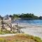 LocaLise - B80 - La villa Blanche - L'iroise - 1er étage plain pied - Wifi inclus - Draps inclus - Animaux bienvenues - 吉尔维内克